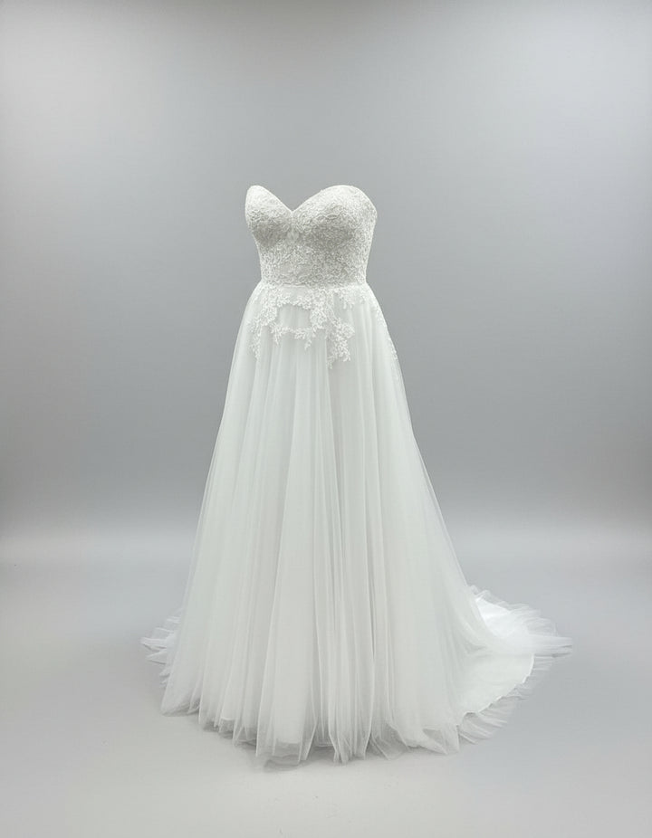 Hadley Dress in Vintage White by Tania Olsen PO9
